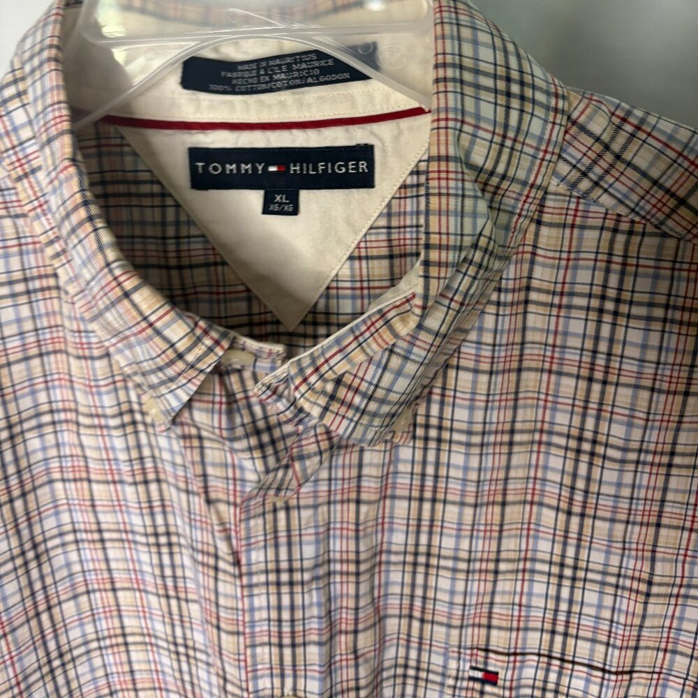 Tommy Hilfiger Men's 100% Cotton Short Sleeve Dress Shirt- Size XL
